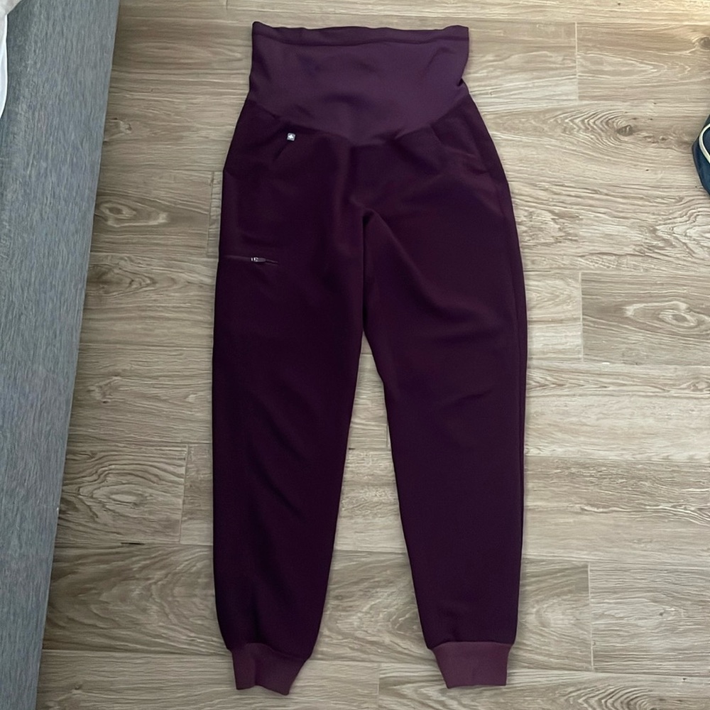 Figs Zamora maternity joggers